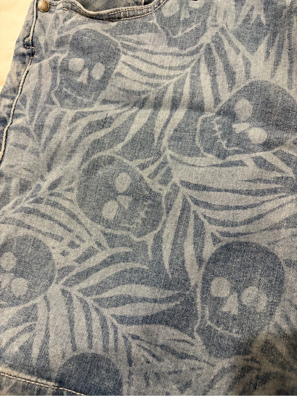torrid light blue denim skull & leaf jacquard shorts